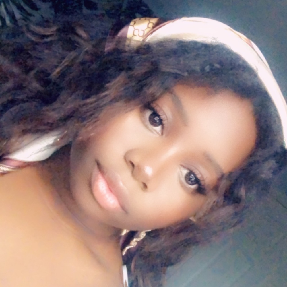 Meet your Posher, Vanessa